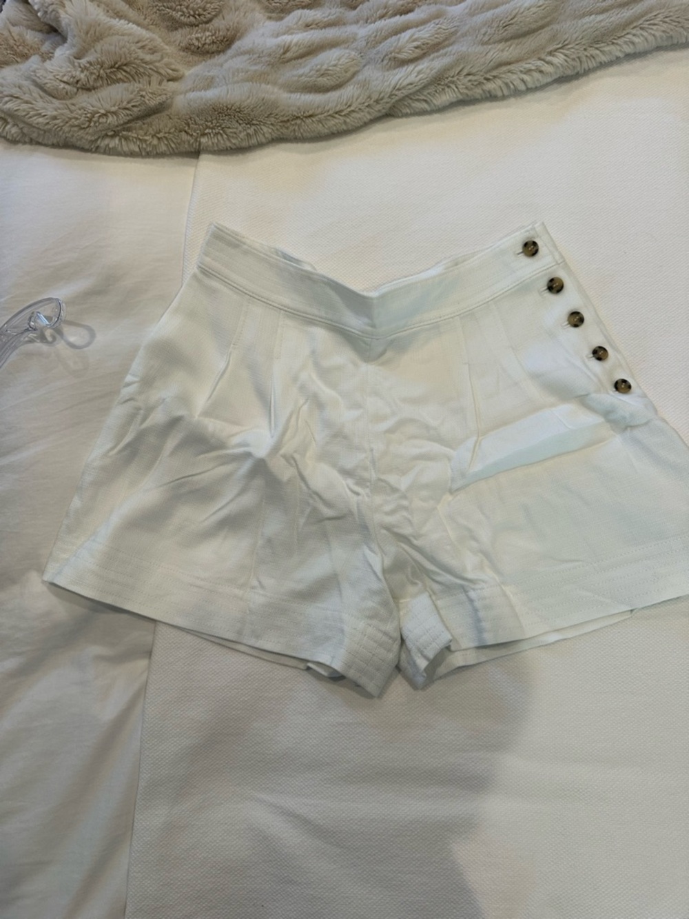Club Monaco White High-Waist Button-Accent Shorts